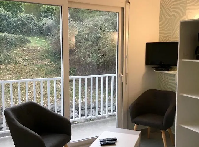Joli Petit Studio Au Bord Du Lac